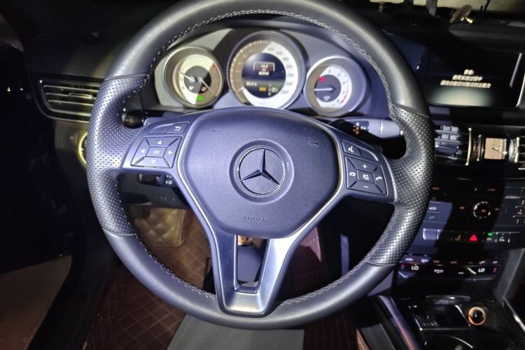 Used Mercedes-Benz E-Class 2015 Facelift E 200 L Sport Edition Steering Wheel