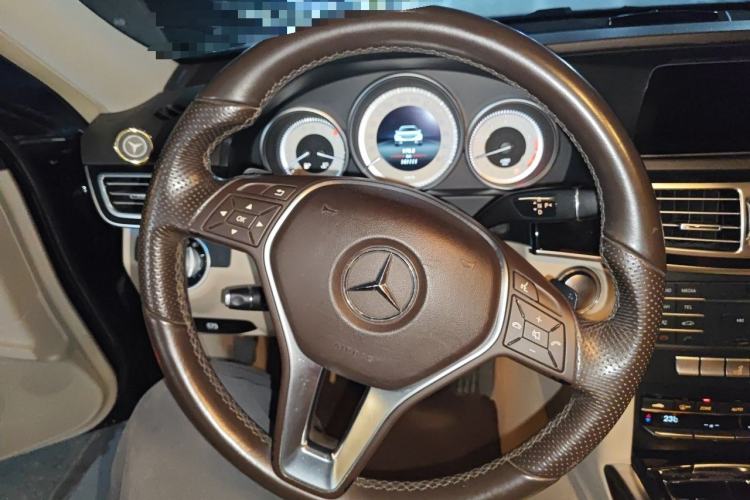 Used Mercedes-Benz E-Class 2015 Restyled E 260 L Sport Edition Steering Wheel