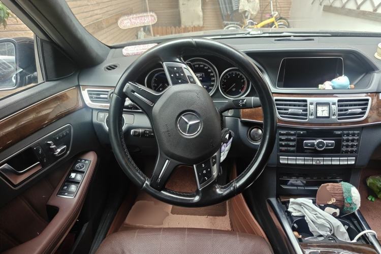 Used Mercedes-Benz E-Class 2015 E 320 L Luxury 4MATIC Steering Wheel