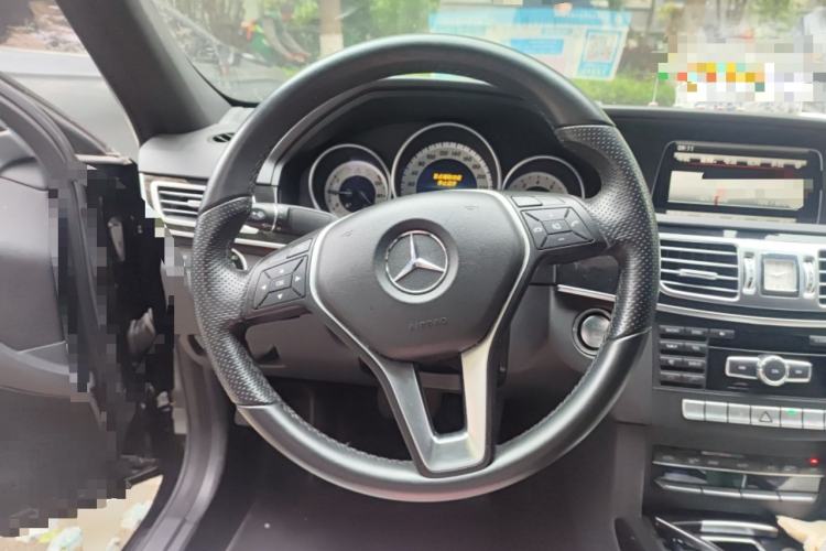 Used Mercedes-Benz E-Class 2015 E 260 L Sport & Fashion Model Steering Wheel