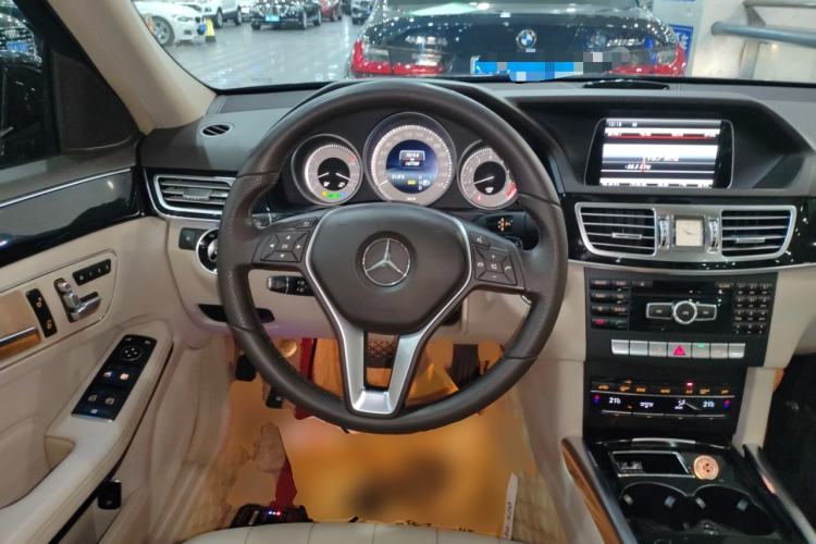 Used Mercedes-Benz E-Class 2015 E 200 L Sport Edition Steering Wheel