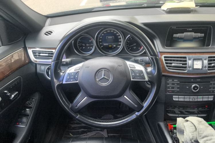 Used Mercedes-Benz E-Class 2015 Facelift E 260 L Luxury Edition Steering Wheel