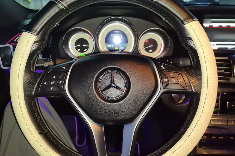 Used Mercedes-Benz E-Class 2015 E 260 L Sport & Fashion Model Steering Wheel