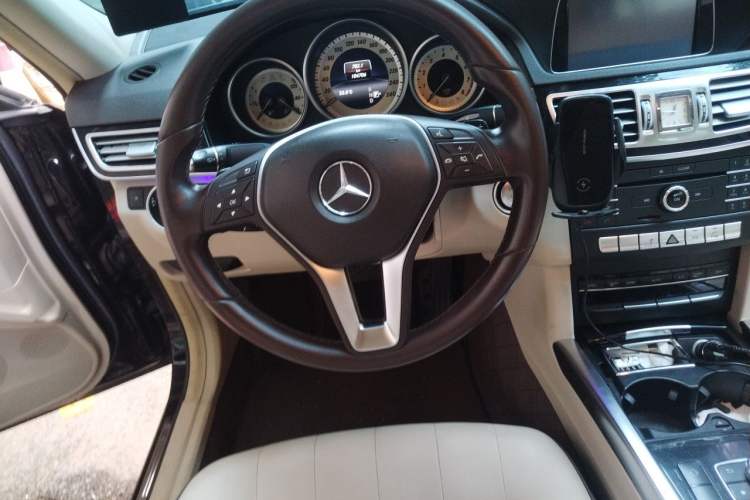 Used Mercedes-Benz E-Class 2015 E 200 L Sport Edition Steering Wheel