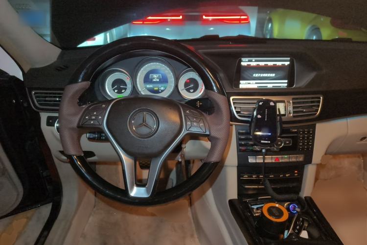Used Mercedes-Benz E-Class 2015 E 260 L Sport & Fashion Model Steering Wheel