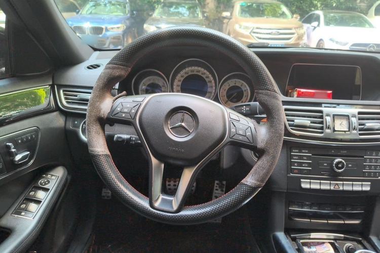 Used Mercedes-Benz E-Class 2015 Restyled E 260 L Sport Edition Steering Wheel