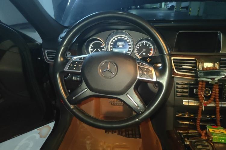 Used Mercedes-Benz E-Class 2015 E 260 L Luxury Model Steering Wheel