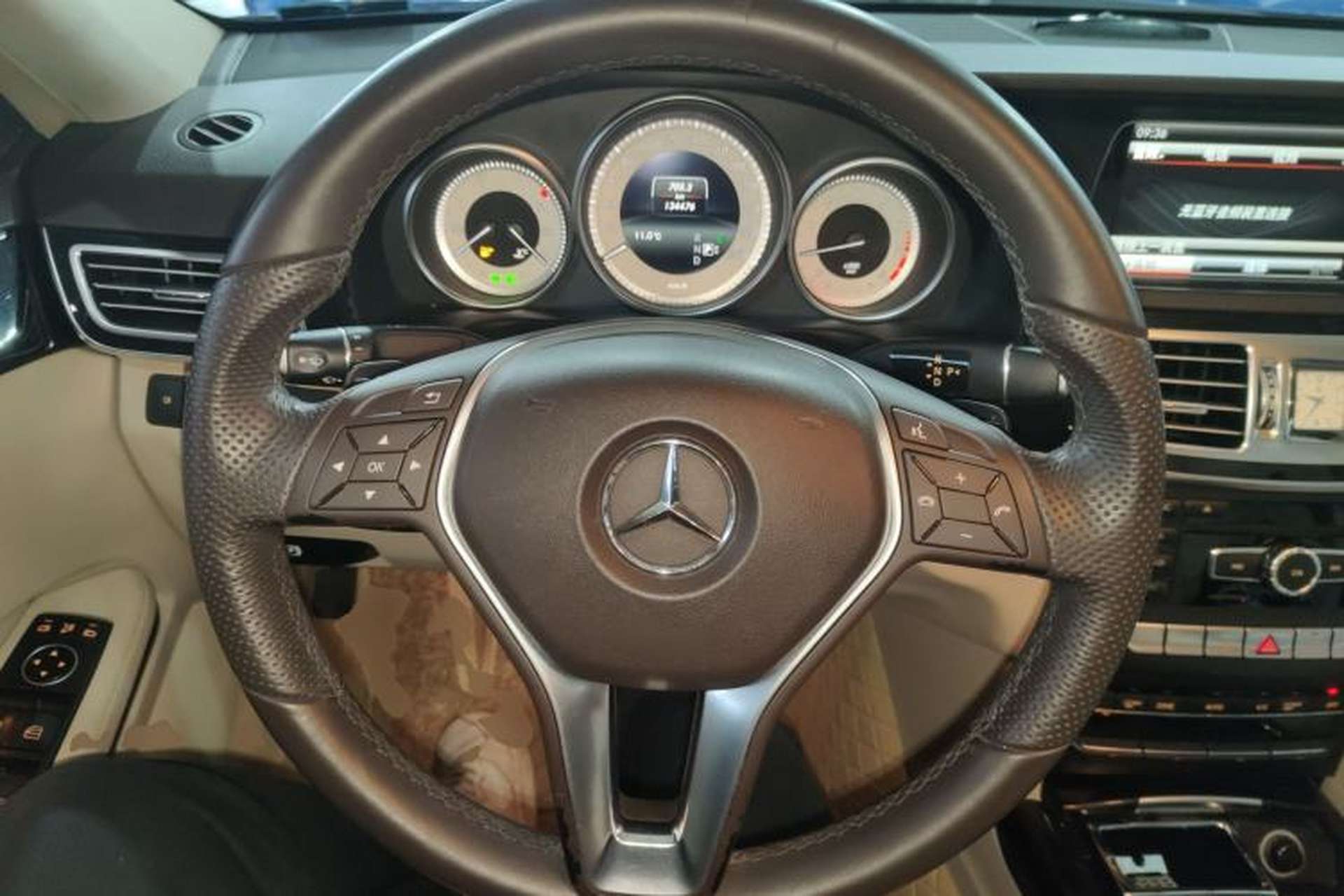 Used Mercedes-Benz E-Class 2015 E 260 L Sport Edition Steering Wheel