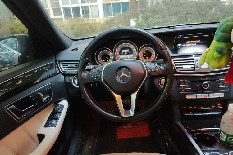 Used Mercedes-Benz E-Class 2015 Facelift E 260 L Luxury Edition Steering Wheel