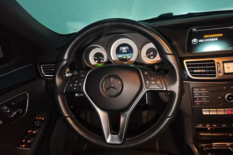 Used Mercedes-Benz E-Class 2015 E 260 L Sport Edition Steering Wheel