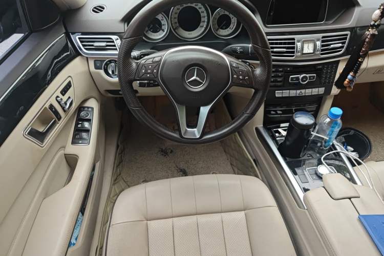 Used Mercedes-Benz E-Class 2015 E 260 L Sport & Fashion Model Steering Wheel
