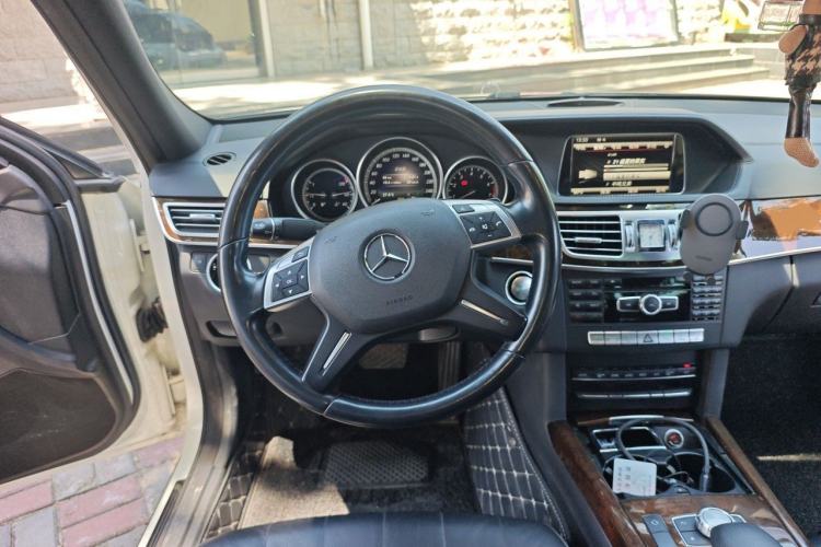 Used Mercedes-Benz E-Class 2015 E 320 L 4MATIC Steering Wheel
