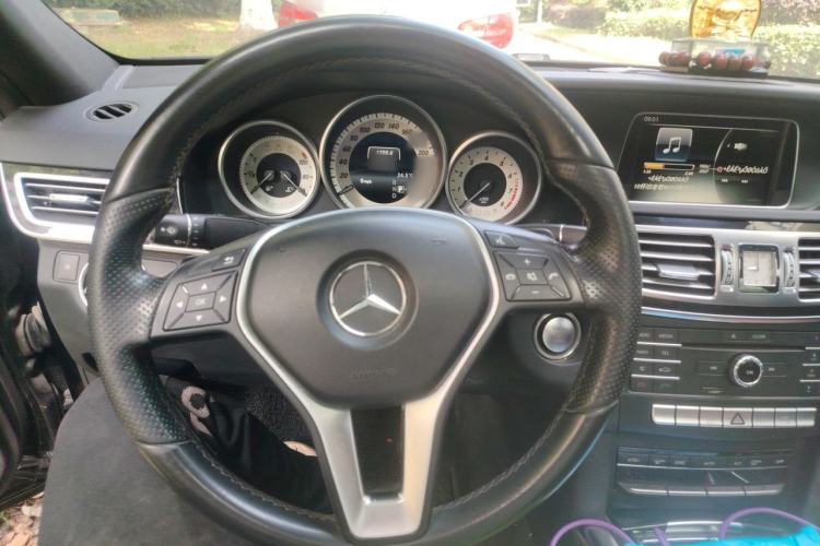 Used Mercedes-Benz E-Class 2015 Restyled E 260 L Sport Edition Steering Wheel