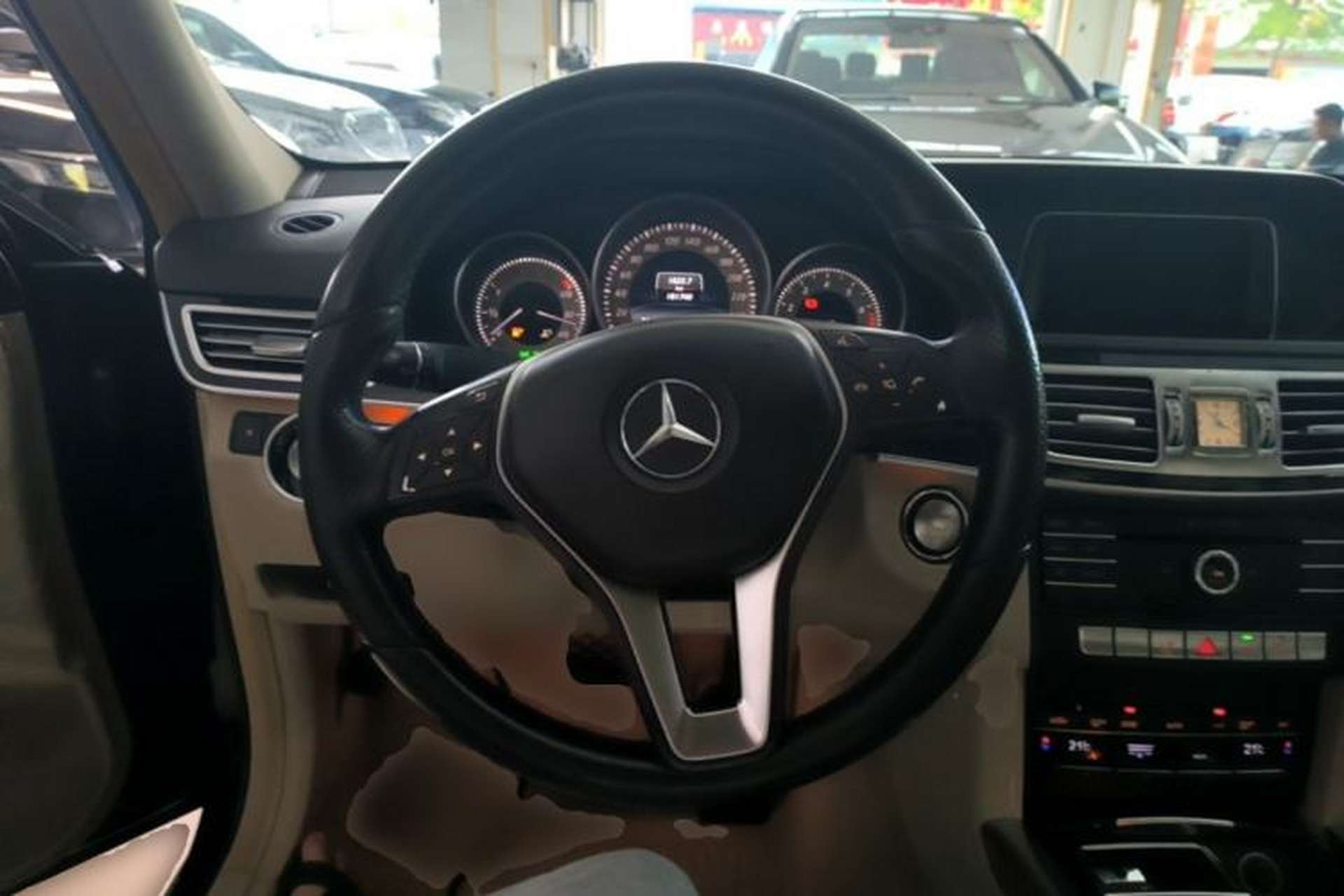 Used Mercedes-Benz E-Class 2015 Restyled E 260 L Sport Edition Steering Wheel