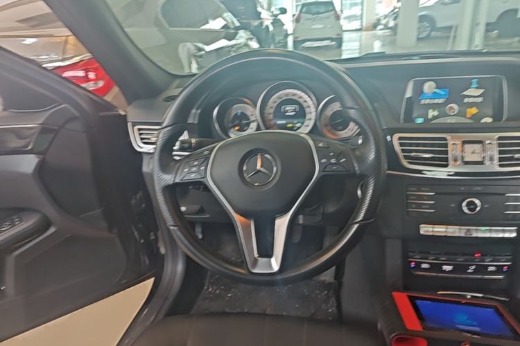 Used Mercedes-Benz E-Class 2015 Revised E 260 L Sporty and Stylish Edition Steering Wheel