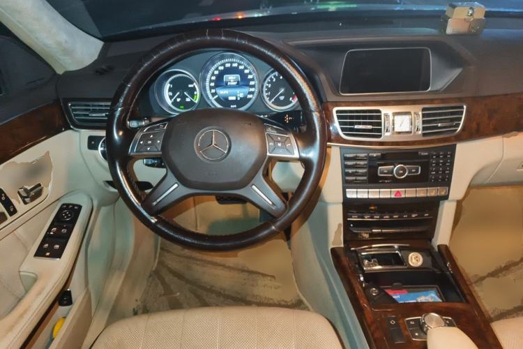 Used Mercedes-Benz E-Class 2015 E 400 L Hybrid Steering Wheel