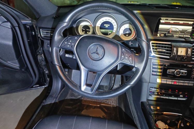 Used Mercedes-Benz E-Class 2015 E 200 L Sport Edition Steering Wheel