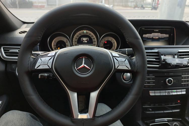 Used Mercedes-Benz E-Class 2015 Restyled E 260 L Sport Edition Steering Wheel