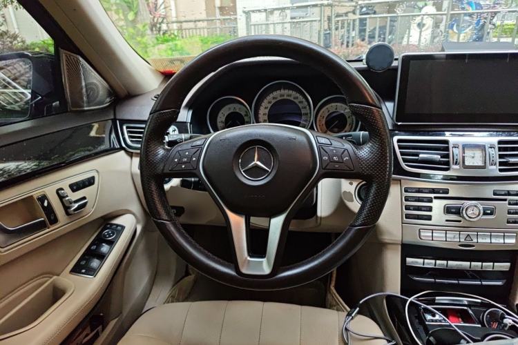 Used Mercedes-Benz E-Class 2015 E 200 L Sport Edition Steering Wheel