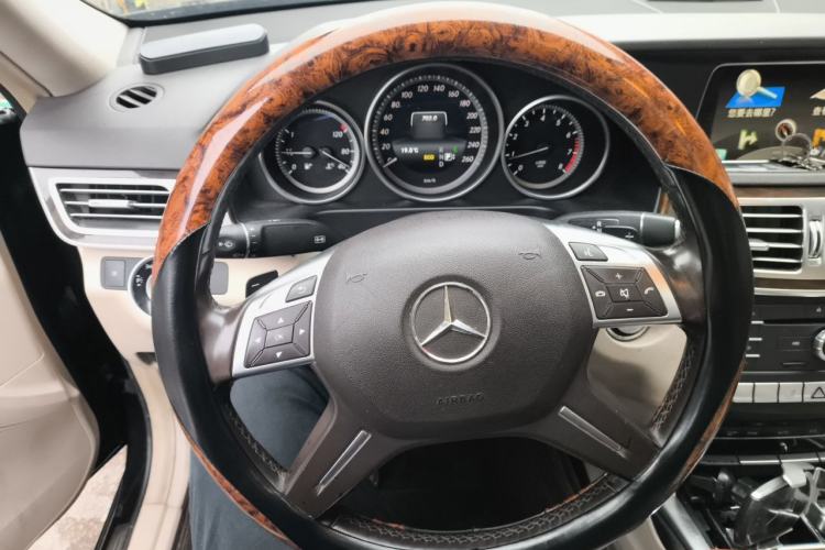 Used Mercedes-Benz E-Class 2015 Revised E 260 L Steering Wheel