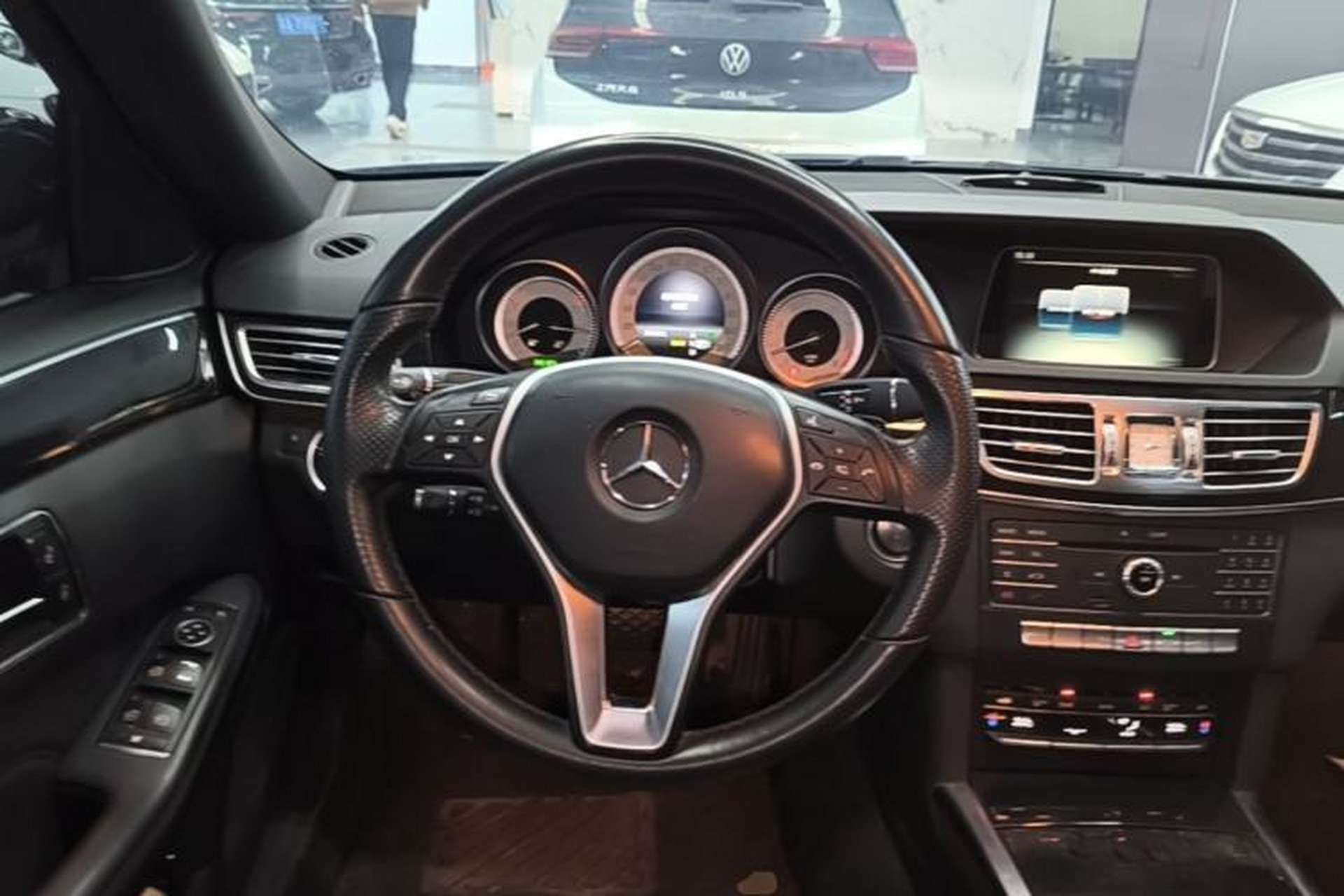 Used Mercedes-Benz E-Class 2015 Revised E 180 L Sport Edition Steering Wheel