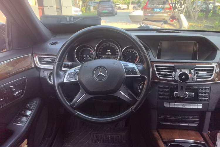 Used Mercedes-Benz E-Class 2015 E 200 L Steering Wheel