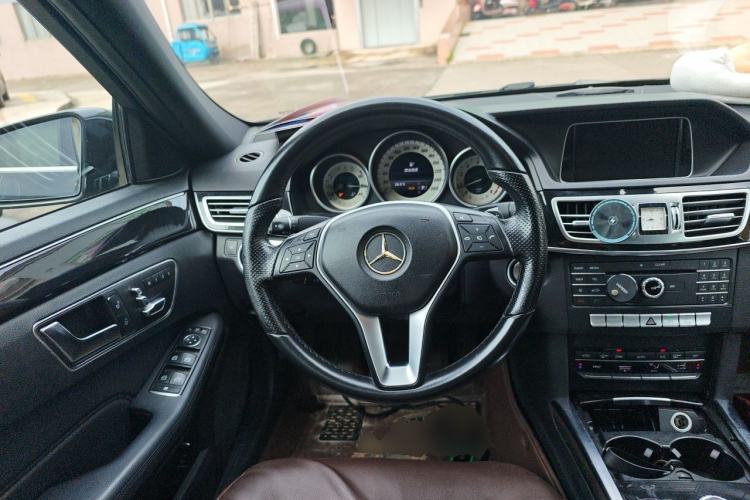 Used Mercedes-Benz E-Class 2015 E 260 L Sport Edition Steering Wheel