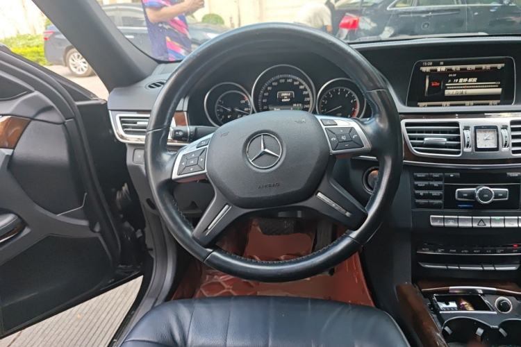 Used Mercedes-Benz E-Class 2015 E 320 L 4MATIC Steering Wheel