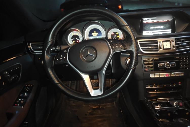 Used Mercedes-Benz E-Class 2015 E 260 L Sport Luxury Model Steering Wheel