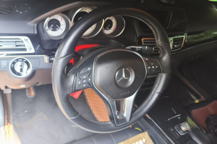 Used Mercedes-Benz E-Class 2015 E 260 L Sport & Fashion Model Steering Wheel