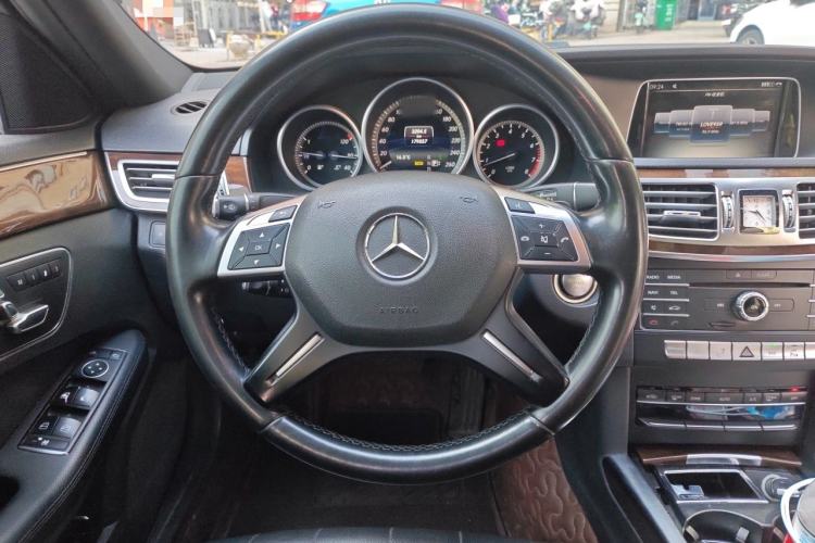 Used Mercedes-Benz E-Class 2015 Facelift E 200 L Steering Wheel