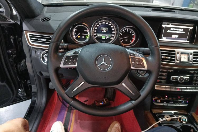 Used Mercedes-Benz E-Class 2015 E 400 L Hybrid Steering Wheel