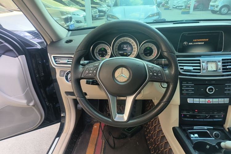 Used Mercedes-Benz E-Class 2015 Restyled E 260 L Sport Edition Steering Wheel