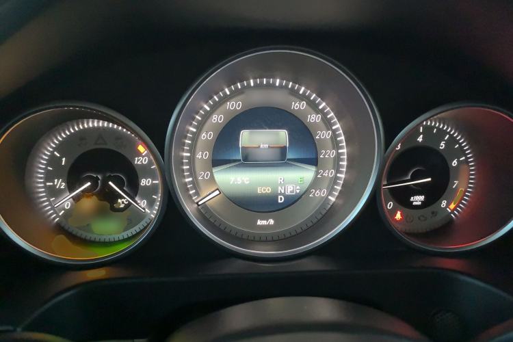 Used Mercedes-Benz E-Class 2015 Revised E 260 L Sporty and Stylish Edition Steering Wheel