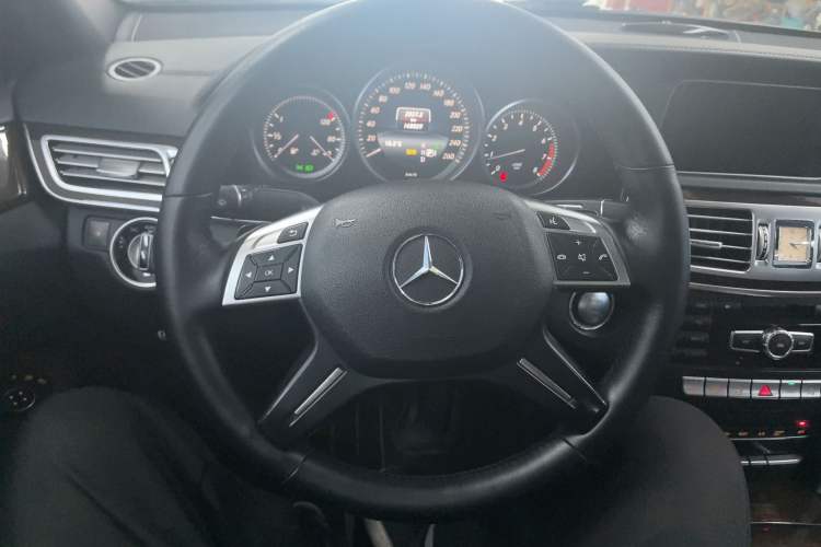 Used Mercedes-Benz E-Class 2015 E 320 L 4MATIC Steering Wheel