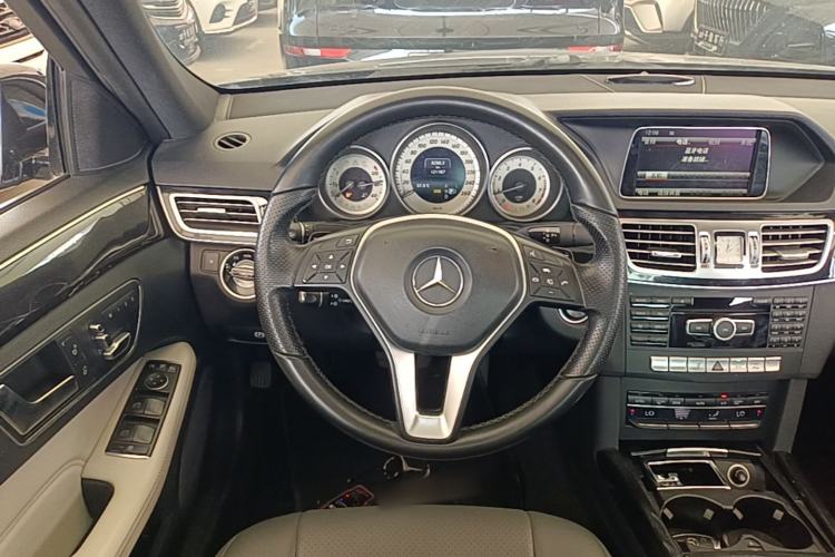 Used Mercedes-Benz E-Class 2015 E 260 L Sport Edition Steering Wheel