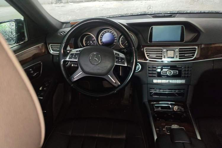 Used Mercedes-Benz E-Class 2015 E 200 L Steering Wheel