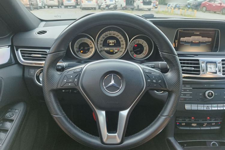 Used Mercedes-Benz E-Class 2015 Facelift E 200 L Sport Edition Steering Wheel
