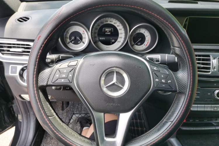Used Mercedes-Benz E-Class 2015 Restyled E 260 L Sport Edition Steering Wheel