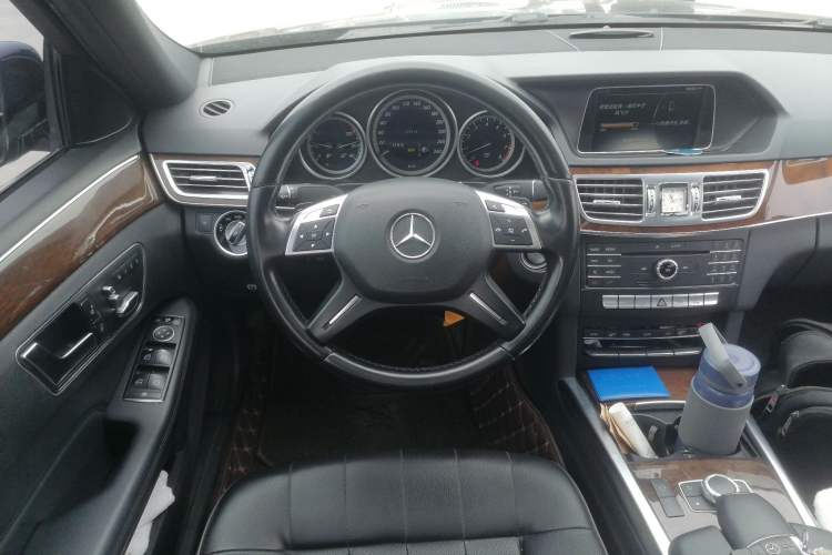 Used Mercedes-Benz E-Class 2015 Facelift E 200 L Steering Wheel