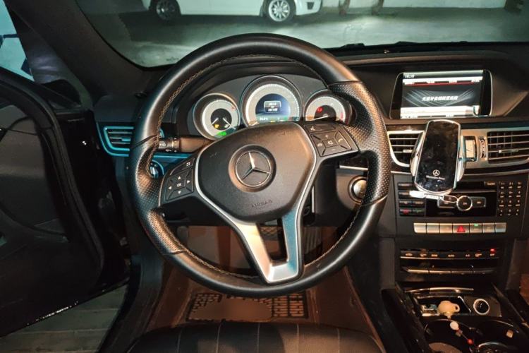 Used Mercedes-Benz E-Class 2015 E 260 L Sport Edition Steering Wheel