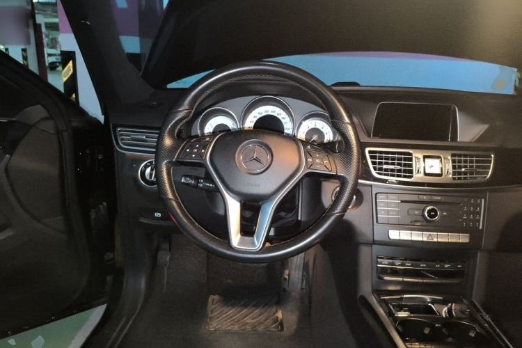 Used Mercedes-Benz E-Class 2015 Restyled E 260 L Sport Edition Steering Wheel