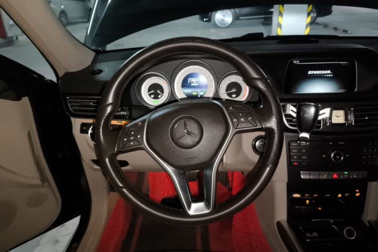 Used Mercedes-Benz E-Class 2015 Restyled E 260 L Sport Edition Steering Wheel