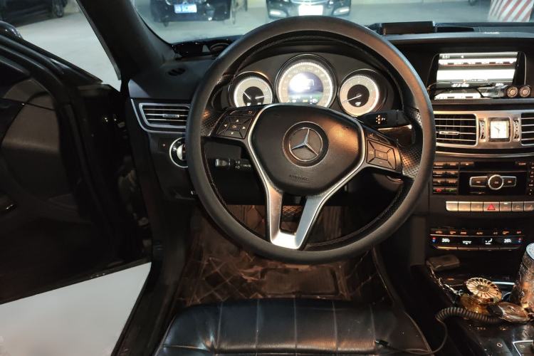 Used Mercedes-Benz E-Class 2015 E 260 L Sport Luxury Model Steering Wheel