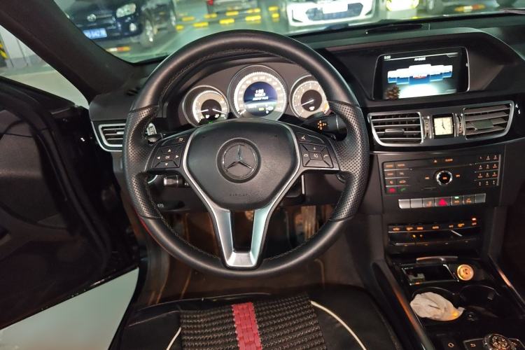 Used Mercedes-Benz E-Class 2015 Revised E 180 L Sport Edition Steering Wheel