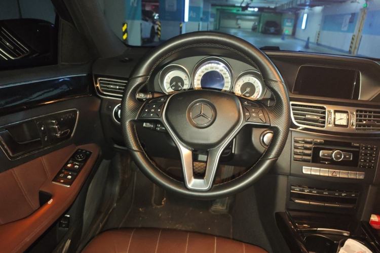 Used Mercedes-Benz E-Class 2015 E 260 L Sport Luxury Model Steering Wheel