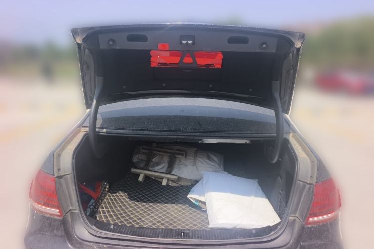 Used Mercedes-Benz E-Class 2015 E 260 L Sport & Fashion Model Trunk