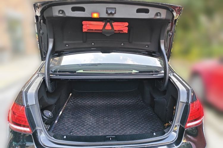 Used Mercedes-Benz E-Class 2015 E 200 L Trunk