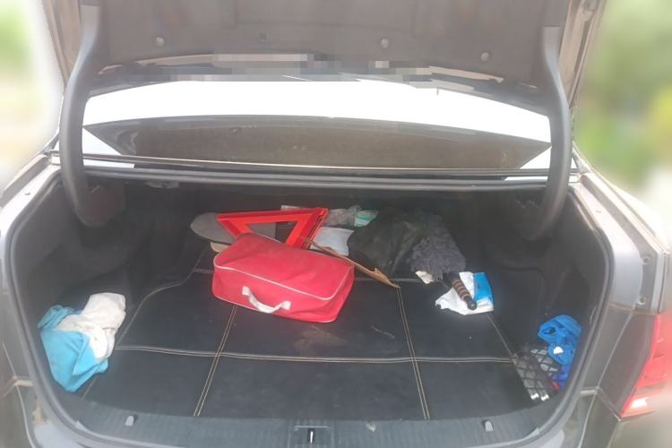 Used Mercedes-Benz E-Class 2015 E 260 L Sport & Fashion Model Trunk