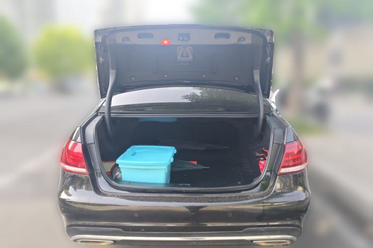 Used Mercedes-Benz E-Class 2015 E 260 L Sport & Fashion Model Trunk